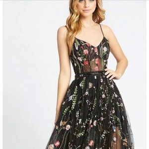 Mac Duggal floral embroidered gown. Size 2